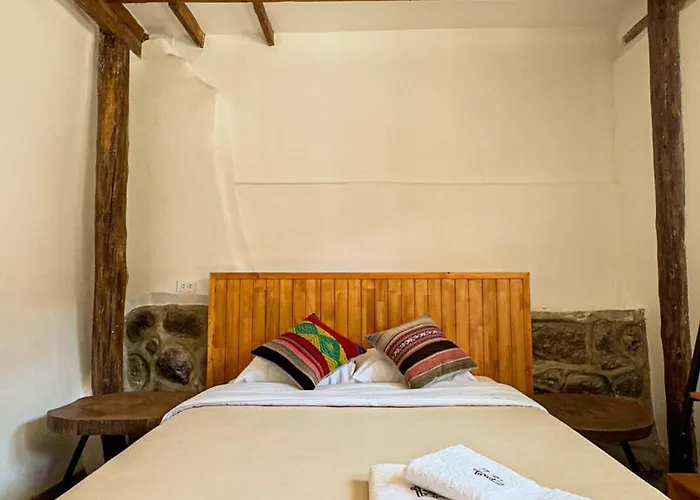 Black Llama Hostel *
