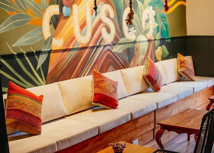 Black Llama Hostel *